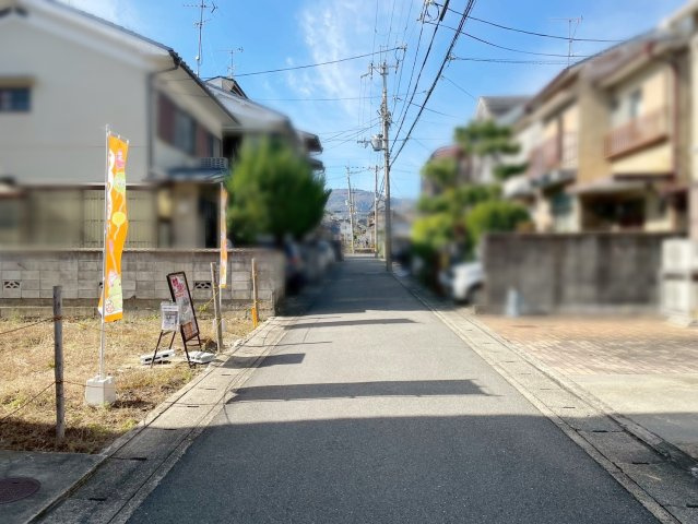 樫原平田町　建築条件無土地の前面道路含む現地写真