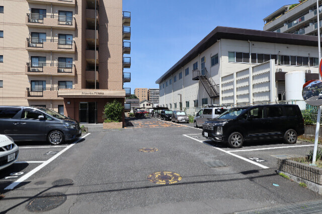 プリムヴェール戸田壱番館の駐車場
