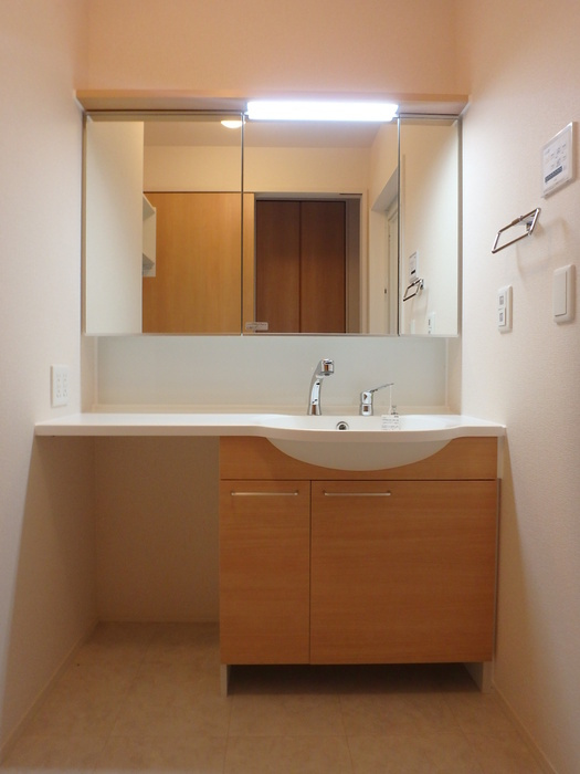 ルミウス万々の独立洗面台|洗髪洗面化粧台