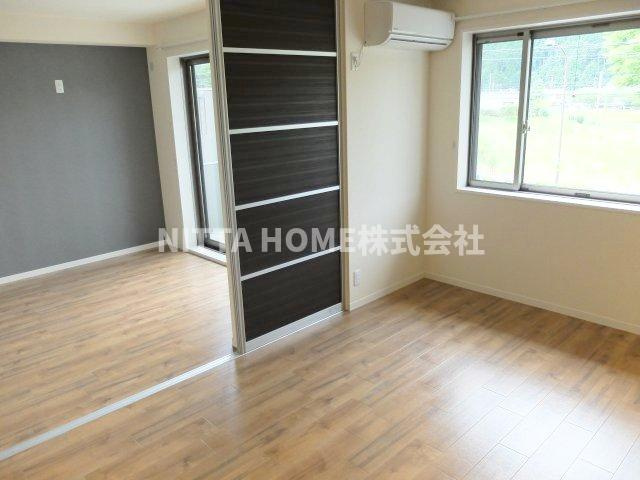 シャーメゾン　丹波の居間・リビング|スライドドアで仕切られています◇