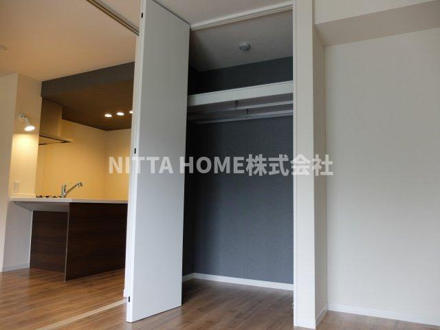 シャーメゾン　丹波の収納|洋室についている収納です＊