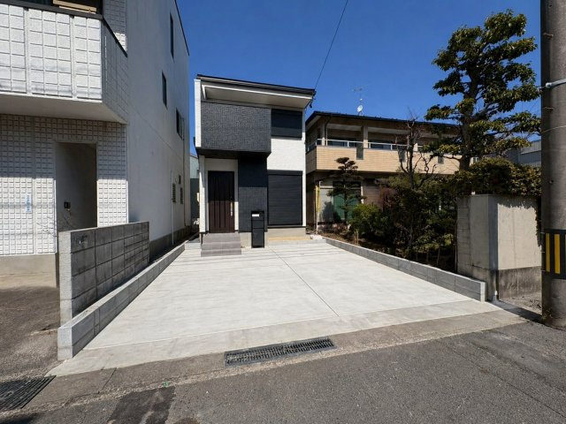 新築戸建　岐阜市羽衣町　全1区画分譲の外観|「現地（2026年3月12日）撮影」　
■外観写真　
■ヤマダ不動産　株式会社リライフ　