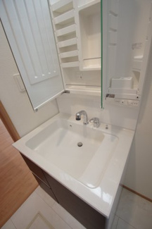 【洗面所】 | 【仲介手数料無料！！】府中市西原町4丁目　新築戸建て（全2棟）A号棟　5690万円