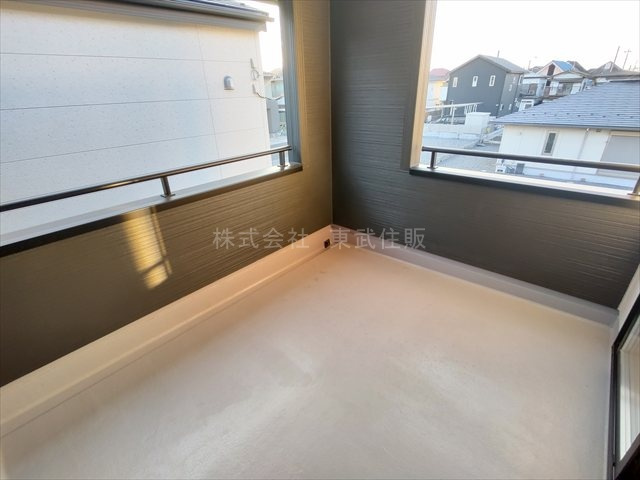 【バルコニー】 | 鶴ヶ島市下新田第2　全4棟　2号棟 | 落ち着いた時間を過ごせるバルコニーです