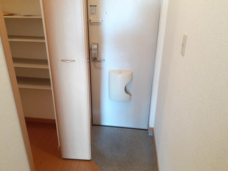 【玄関】 | カレント　Ａ | きれいな玄関です