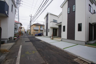 【前面道路含む現地写真】