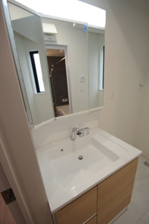 【庭】 | 【仲介手数料無料！！】府中市西原町4丁目　新築戸建て（全2棟）B号棟　5490万円 | 人工芝敷設