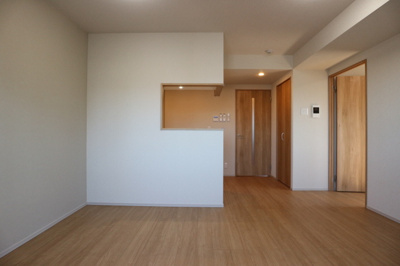 【居間・リビング】 | ALTERNA日暮里 | こちらの居間で趣味の時間をお楽しみください