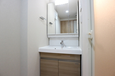 【洗面所】 | ALTERNA日暮里 | 使いやすい洗面所です