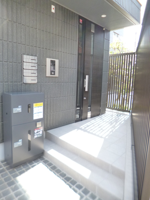 小松舎2のエントランス|★オートロック完備★