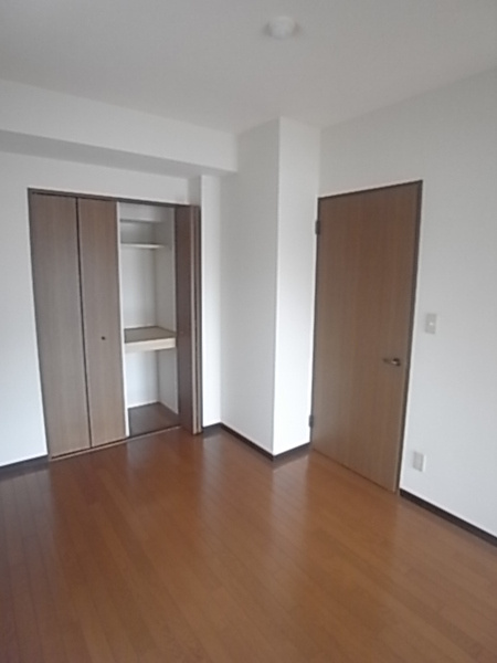 パレス東洋神戸２号館の居間・リビング