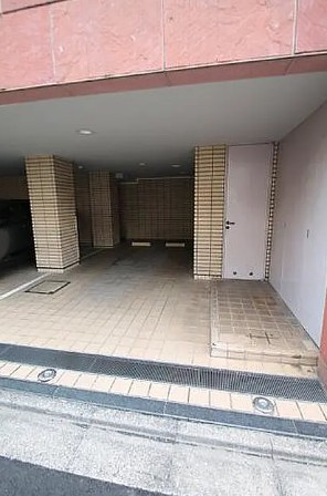 コスモ千石の駐車場