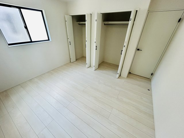 グラファーレ千葉市若葉区貝塚１丁目２期の洋室