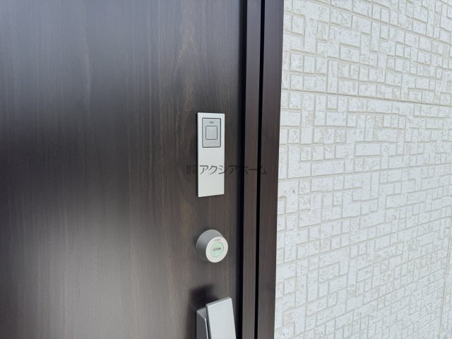 飯能市双柳・全8棟　新築一戸建　2号棟　～角地・駐車2台～の設備|タッチキー対応玄関ドア