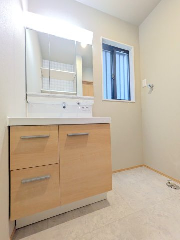 オリーブガーデン大泉吉田の独立洗面台