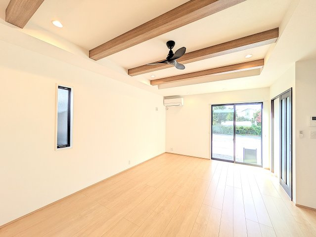 オリーブガーデン大泉吉田の居間・リビング