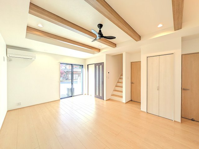 オリーブガーデン大泉吉田の居間・リビング