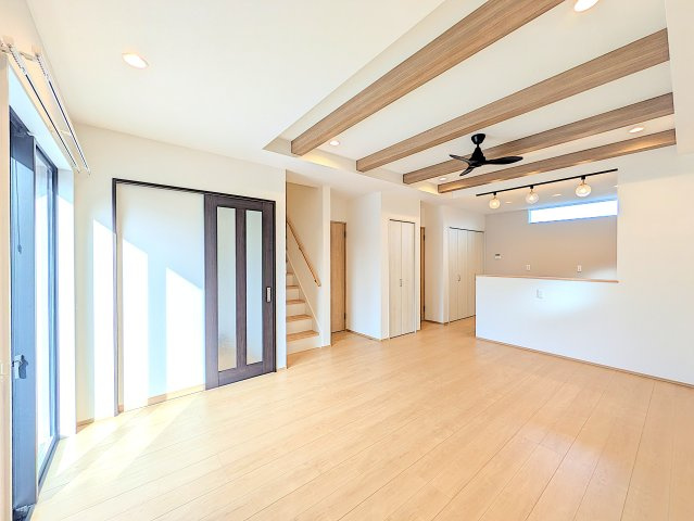 オリーブガーデン大泉吉田の居間・リビング