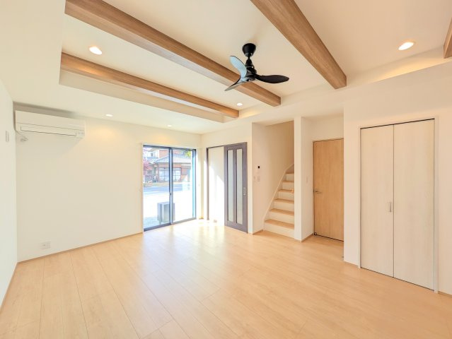 オリーブガーデン大泉吉田の居間・リビング