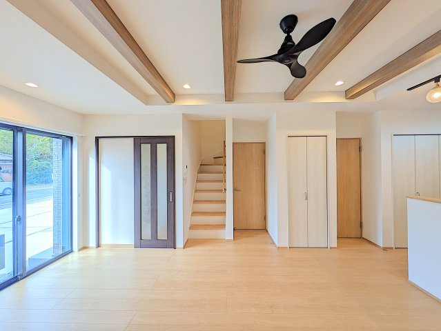 オリーブガーデン大泉吉田の居間・リビング