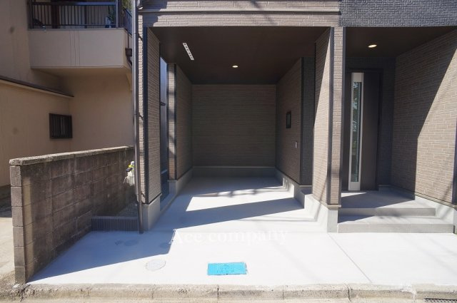 【駐車場】 | 八尾市志紀町南4丁目 | 玄関断熱ドアです☆