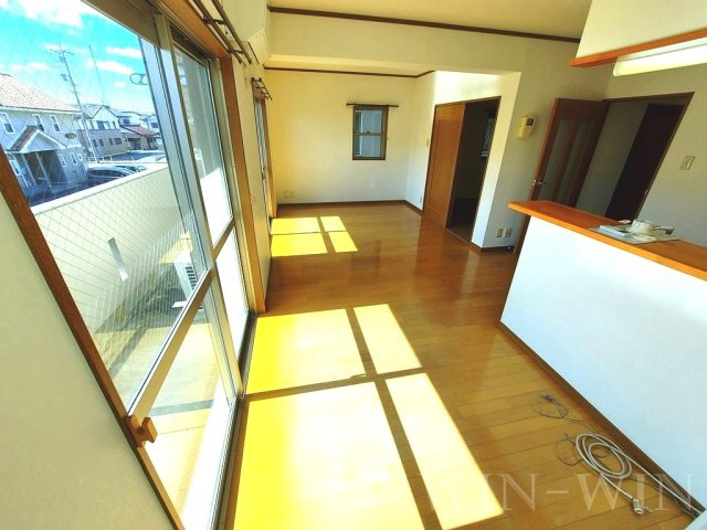 クオリティタウン上野 参番館の居間・リビング