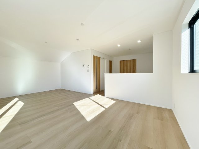 中野区沼袋2丁目 全2棟 1号棟の前面道路含む現地写真|西武新宿線「沼袋」駅徒歩6分の好立地
西側約4.0ｍ道路に面する全2棟です！