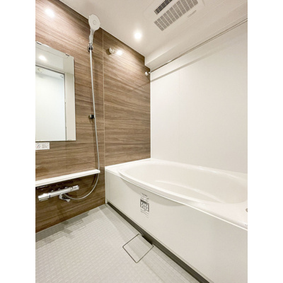 【浴室】 | Prima Stella | 追い焚き機能、浴室乾燥機付きバス。