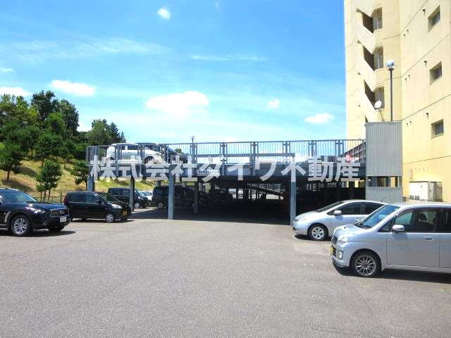グランデュールの駐車場