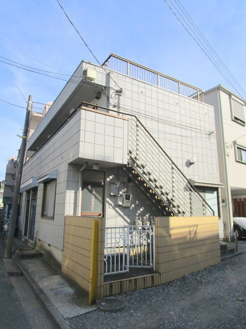 内田マンションのロビー