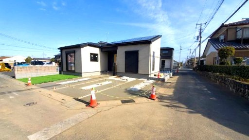 　深谷市上野台2期（平屋建て）　の前面道路含む現地写真