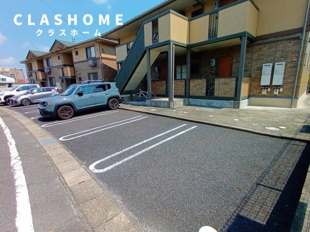 ボヌールⅡ　　刈谷市近郊の賃貸はクラスホーム刈谷店の駐車場
