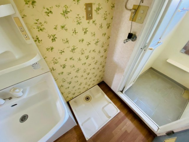 中古マンション　サニーパークハイツ成田　２号棟のランドリースペース