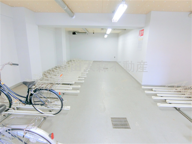 萩中イーストのその他共用部分|屋根付駐輪場