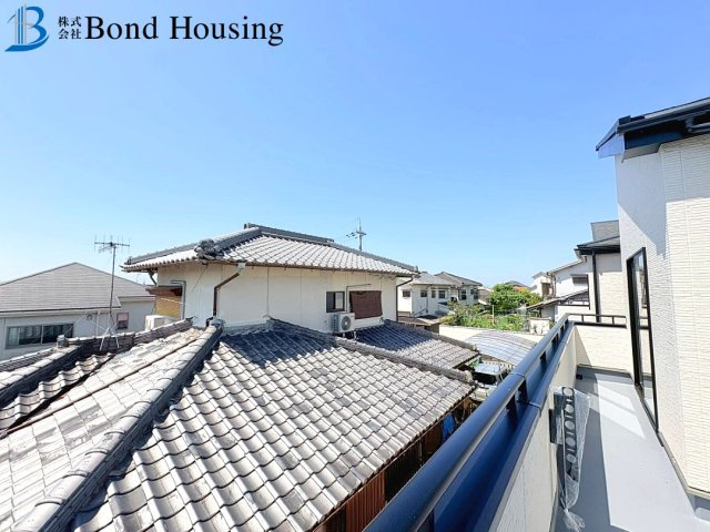 子育てグリーン住宅対象物件　高丘1丁目17-17　全2棟　B号棟のバルコニー
