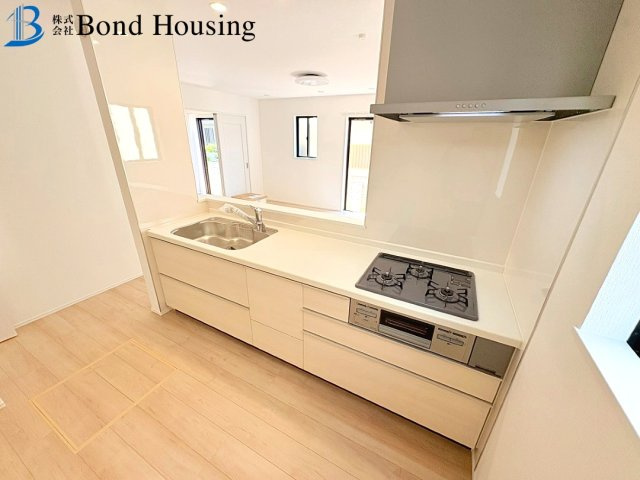 子育てグリーン住宅対象物件　高丘1丁目17-17　全2棟　B号棟のキッチン