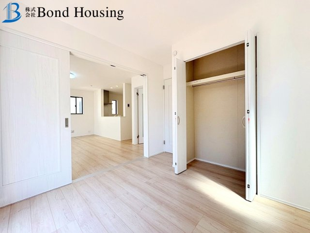 子育てグリーン住宅対象物件　高丘1丁目17-17　全2棟　B号棟の居間・リビング