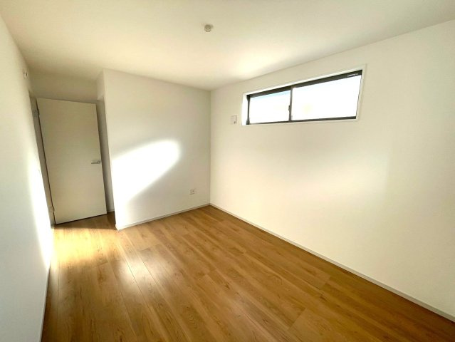 完成物件につき即入居可能●リビング２０帖の４ＬＤＫ●駐車２台ＯＫ●伏見区桃山与五郎町３期の洋室|洋室