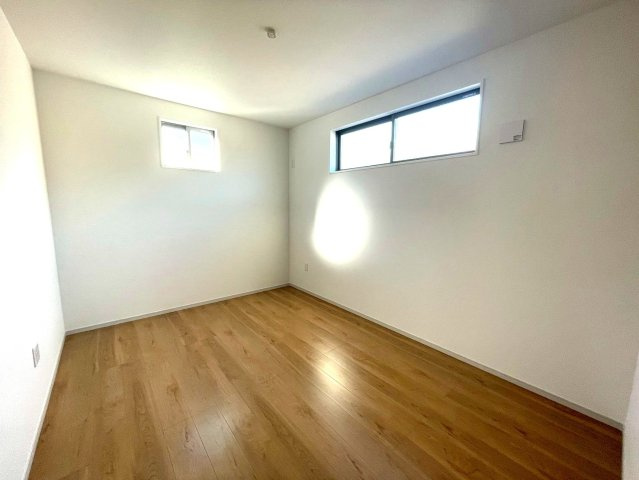 完成物件につき即入居可能●リビング２０帖の４ＬＤＫ●駐車２台ＯＫ●伏見区桃山与五郎町３期の洋室|洋室