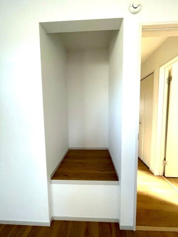 完成物件につき即入居可能●リビング２０帖の４ＬＤＫ●駐車２台ＯＫ●伏見区桃山与五郎町３期の洋室|クローゼット