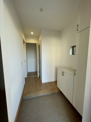 完成物件につき即入居可能●リビング２０帖の４ＬＤＫ●駐車２台ＯＫ●伏見区桃山与五郎町３期の玄関|玄関