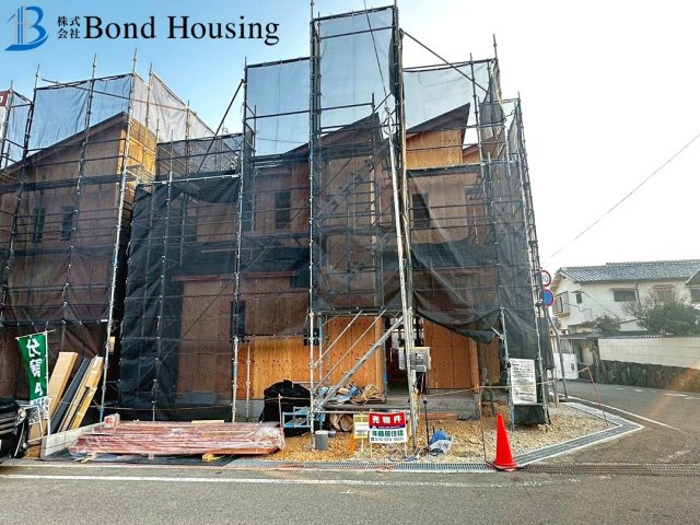 北東角地につき開放的　高丘1丁目17-17　全2棟　A号棟