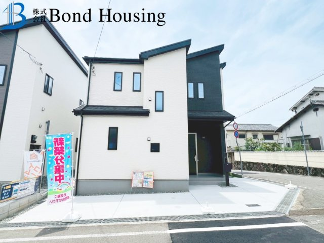 北東角地につき開放的　高丘1丁目17-17　全2棟　A号棟
