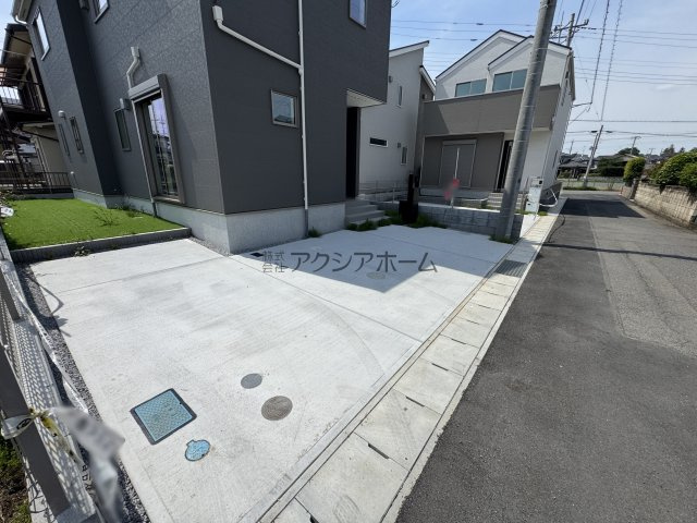 飯能市双柳・全8棟　新築一戸建　3号棟　～LDK21.3帖～の駐車場|駐車2台可(車種制限あり)