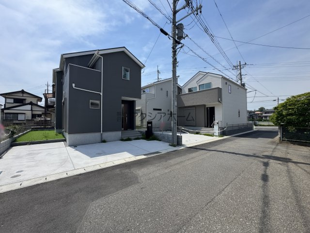 飯能市双柳・全8棟　新築一戸建　3号棟　～LDK21.3帖～の前面道路含む現地写真