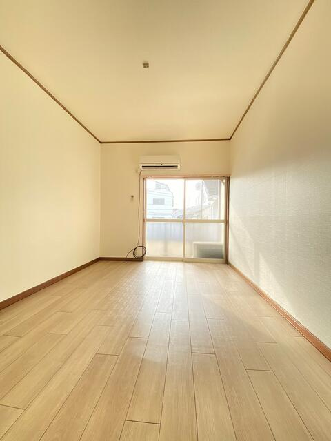 ガーデンハイツの洋室