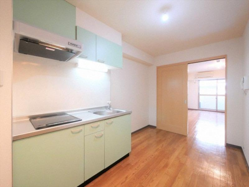 CRUM-1のキッチン