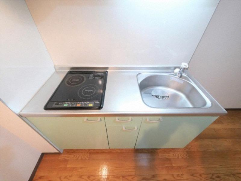 CRUM-1のキッチン