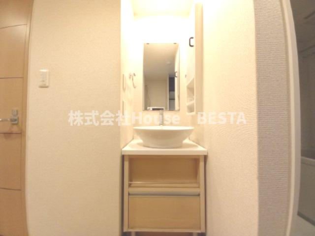 カスタリア三宮の独立洗面台