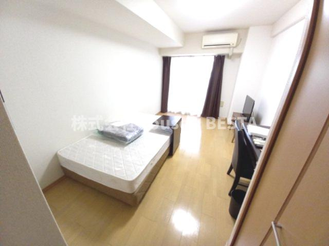 カスタリア三宮の居間・リビング